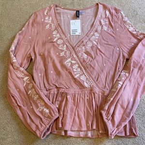 NWT H&M pink/peachy blouse (Sz:6)